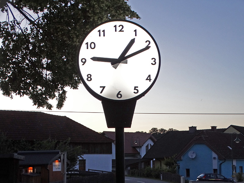 gleichzeituhr west